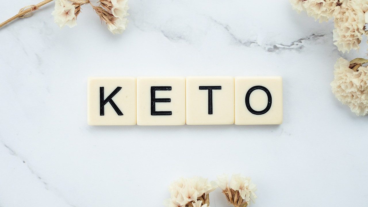 Dieta Keto: co to takiego, dlaczego nie wszystkim odpowiada i o menu na dzień